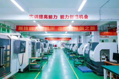 技行天下，智造未來(lái) 寶山技工學(xué)校先進(jìn)制造系軟件及輔助設(shè)備研發(fā)引領(lǐng)創(chuàng)新